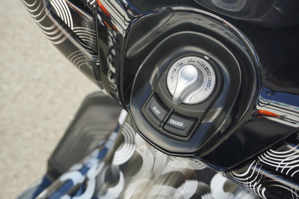 Yamaha E01