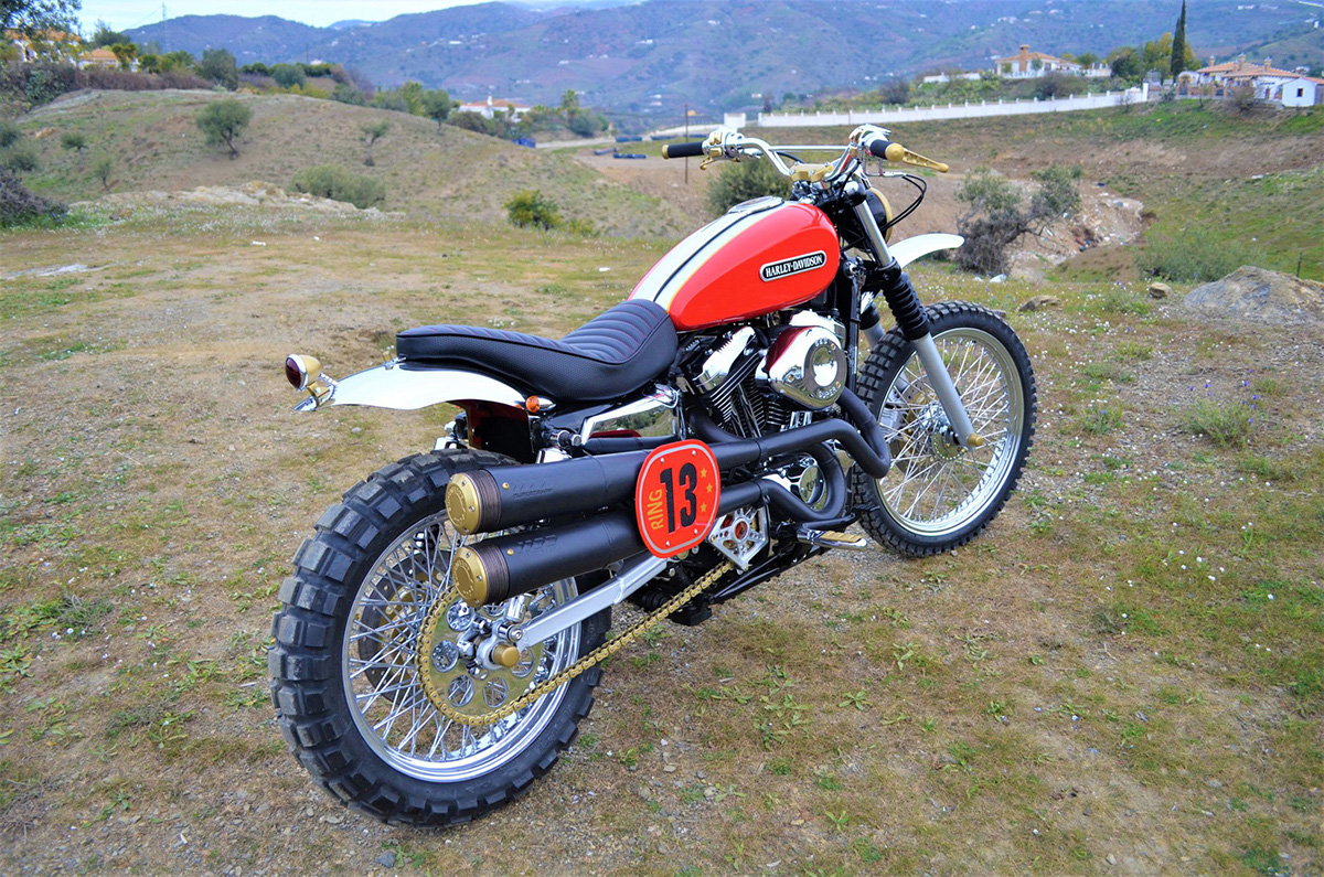 La nueva Bultracker 13 de Lord Drake Kustoms también cambia el escape por un silenciador doble de Supertrapp