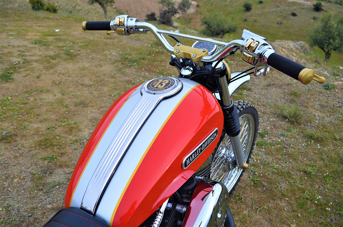 El depósito de la Bultracker 13 ha sido realizado a mano en Lord Drake Kustoms