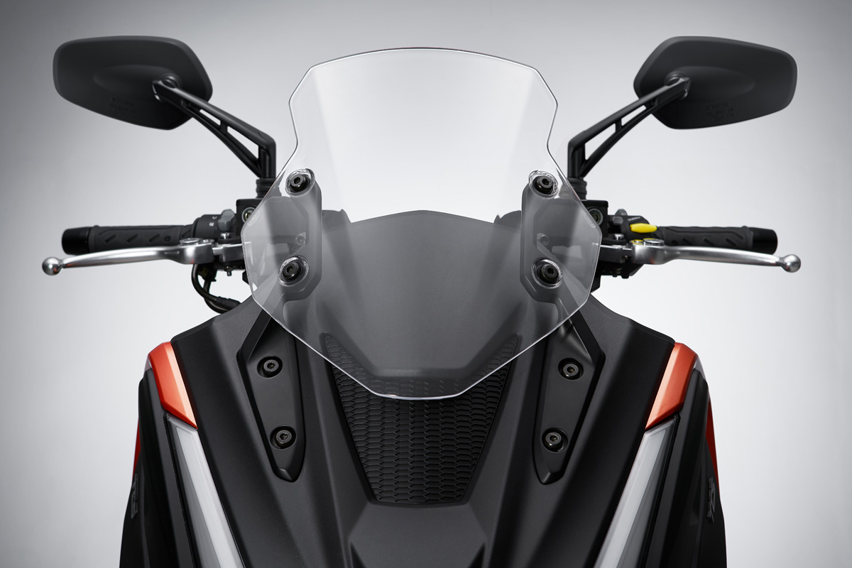 Detalle del parabrisas del nuevo KYMCO DTX 350