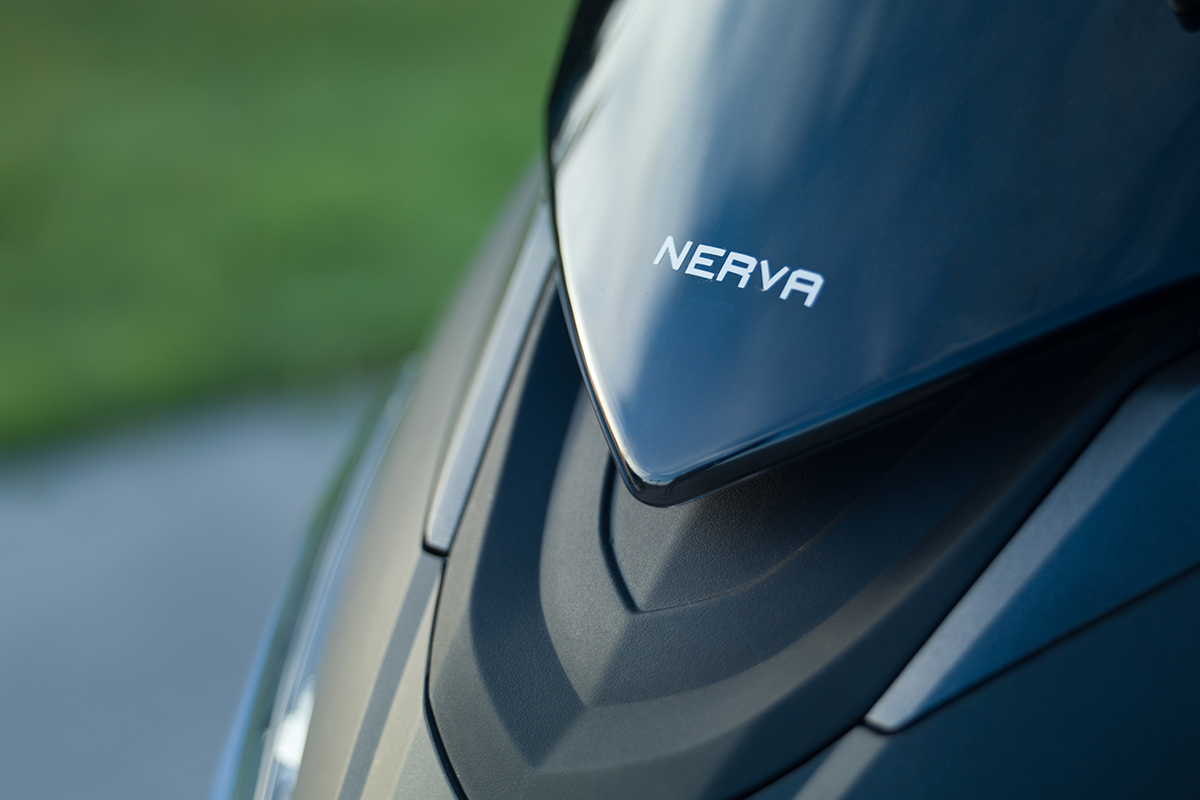 El frontal del nuevo scooter eléctrico Nerva Exe