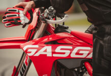 GasGas MC 450F Supermoto, un proyecto hecho solo con accesorios originales