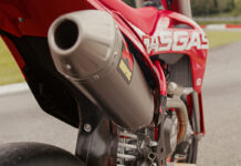 La GasGas MC 450F lista para rodar en circuito como una divertida Supermoto