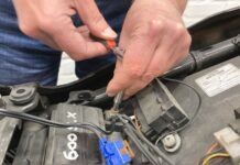 instalacion_usb_en_manillar_de_moto_2