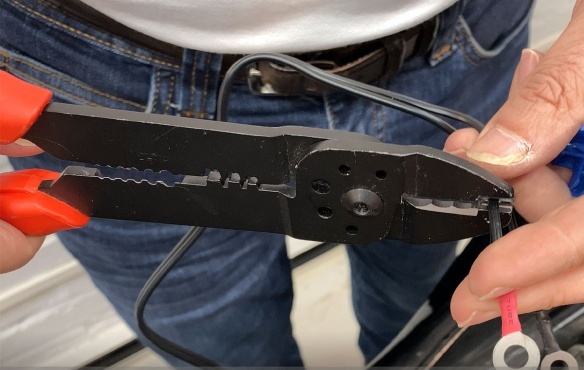 instalacion_usb_en_manillar_de_moto_5