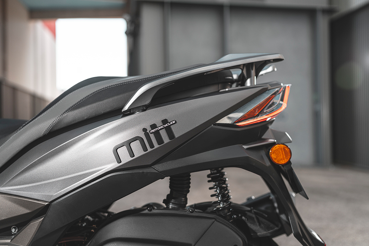 Detalle del asiento del nuevo MITT 125 GT-Max 2022