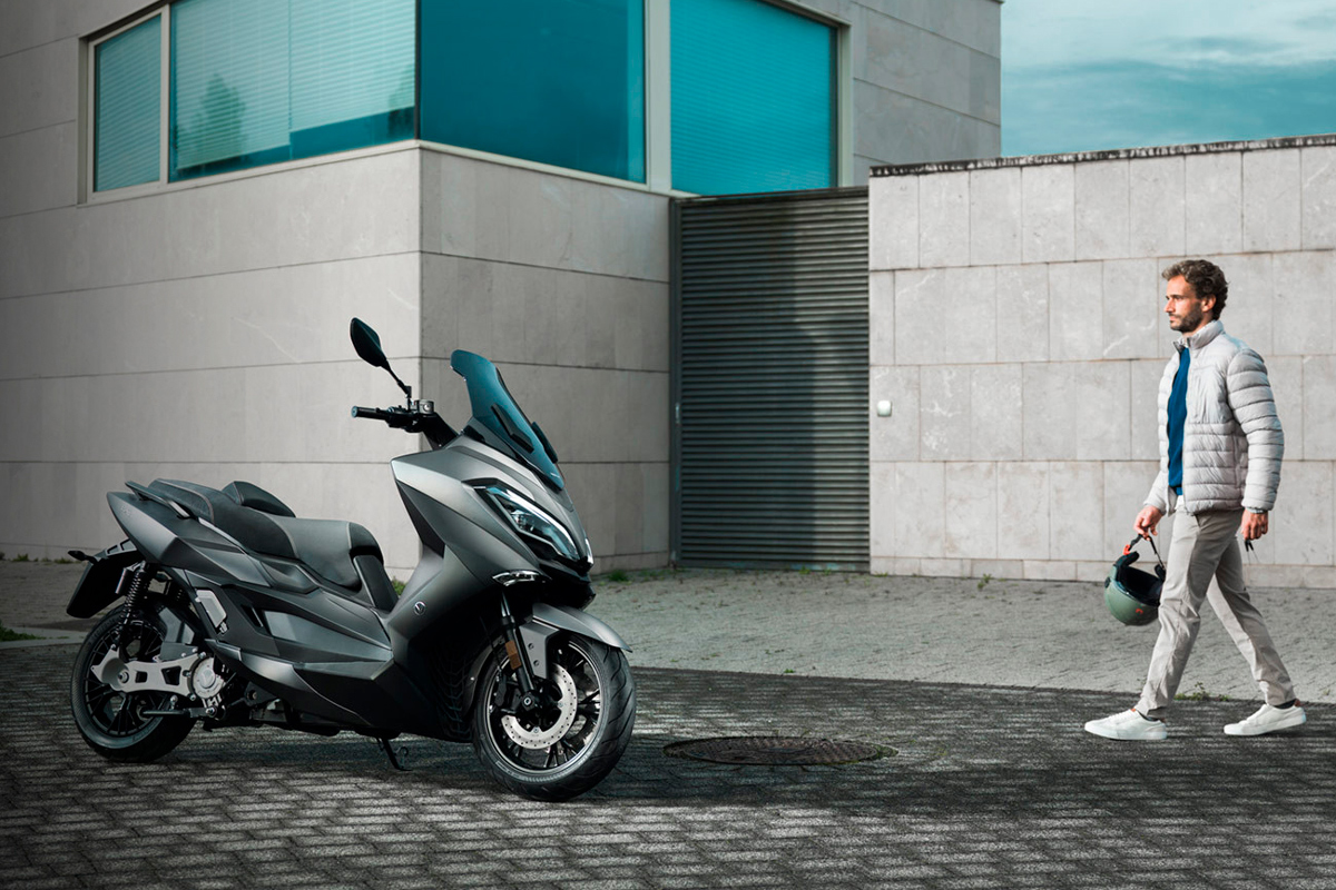 El nuevo scooter eléctrico Nerva Exe llegará dentro de pocas semanas a España