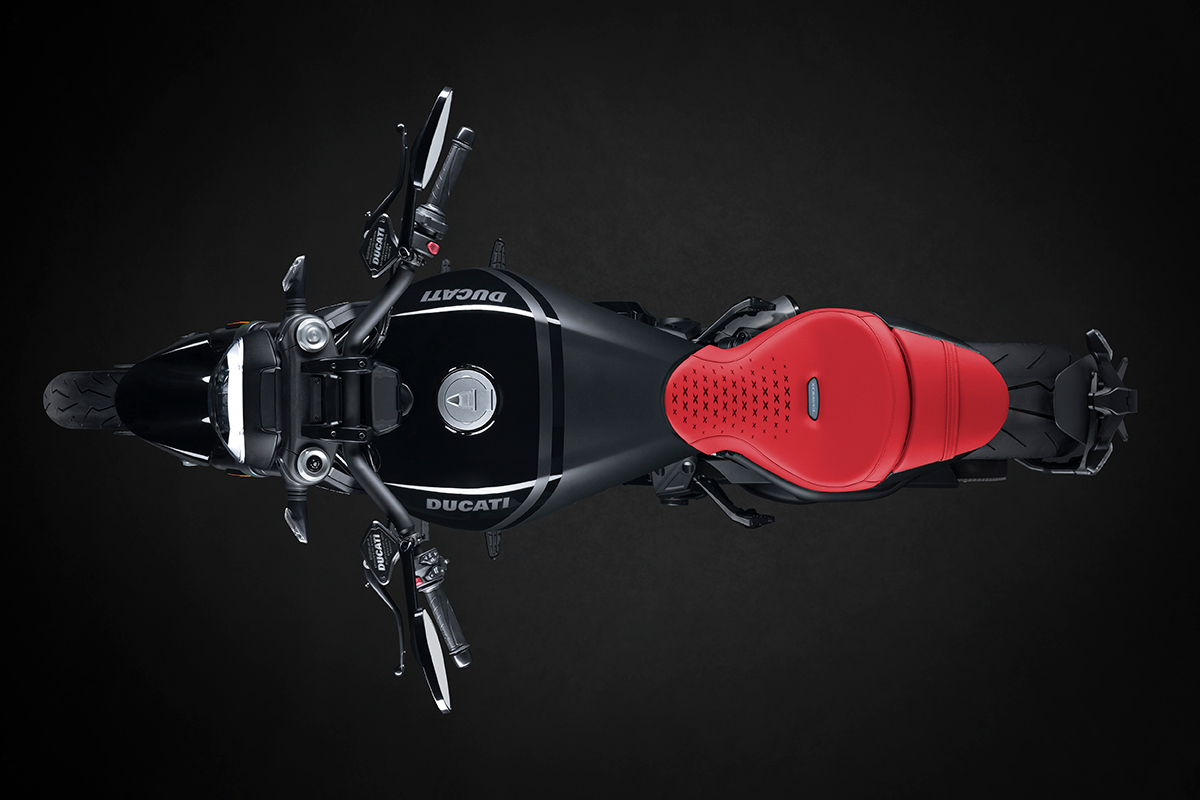 Vista aérea de la nueva Ducati XDiavel Nera 2022