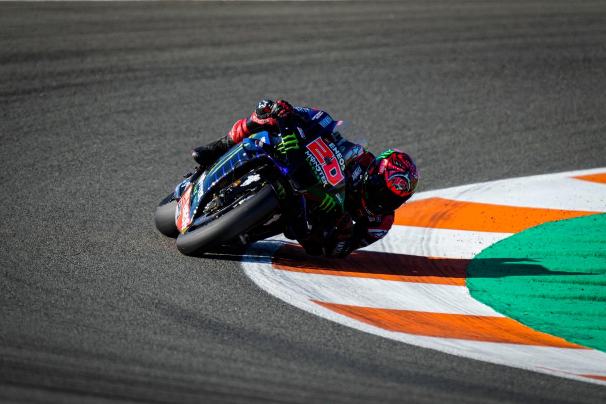 En MotoGP se lleva la técnica hasta el límite que permite el asfalto...