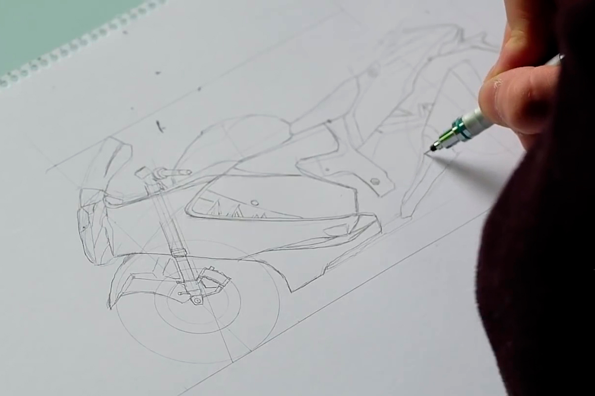 El creador de esta Suzuki Hayabusa de papel la ha hecho de cero, demostrando una maestría impresionante