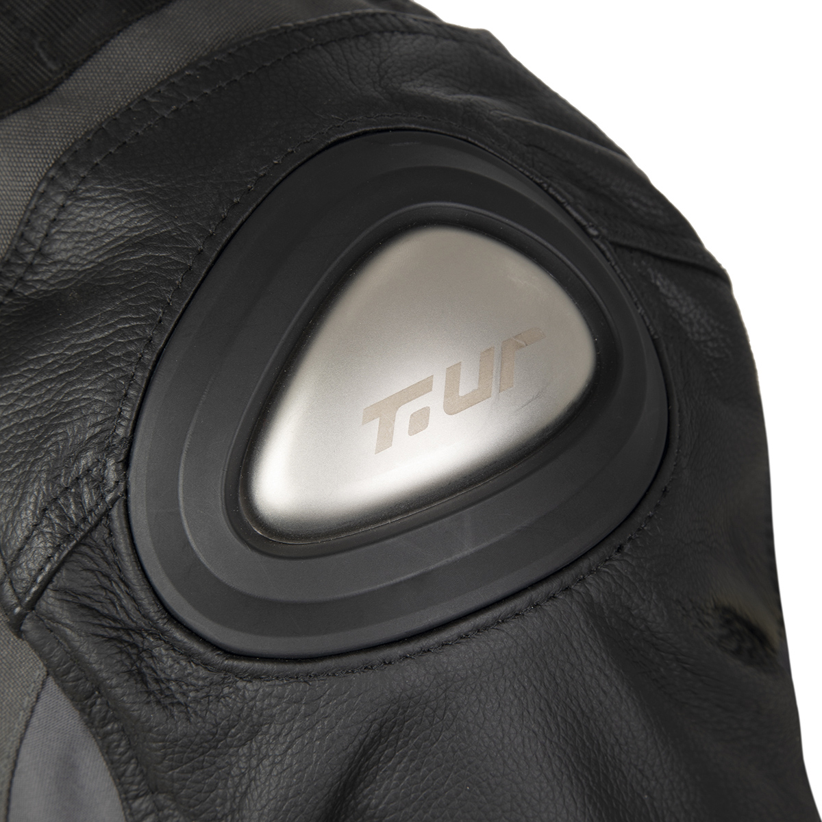 La nueva chaqueta J-ZERO de T.ur tiene también protecciones de metal a la altura de los hombros