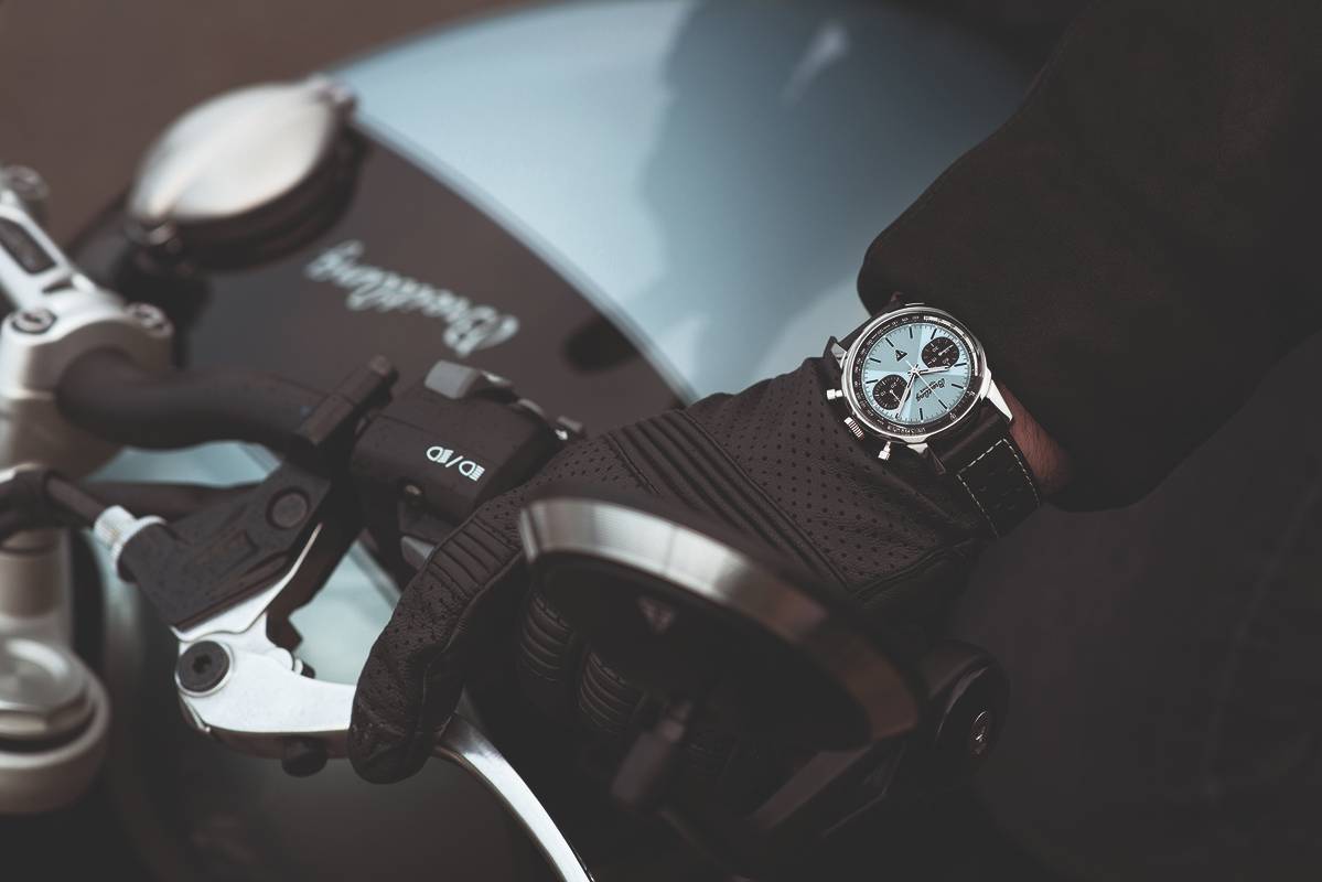 triumph_breitling_4