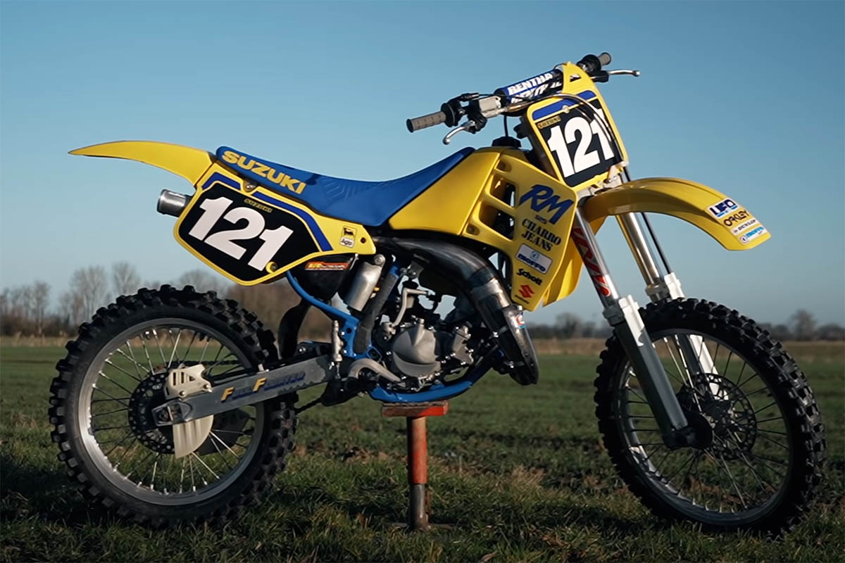 La Suzuki RM 125 es de 1991 y está restaurada