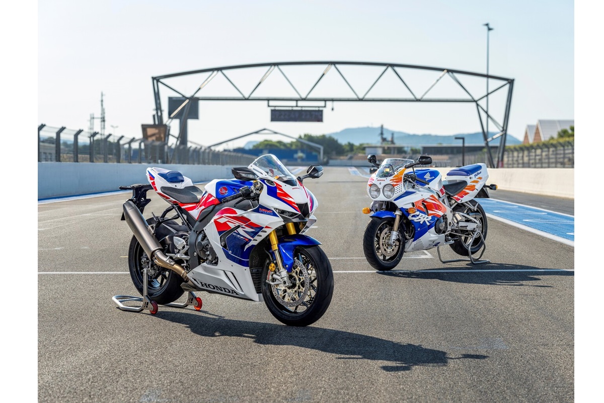 Honda CBR1000RR-R Fireblade 30th Anniversary y Honda CBR900RR 1992