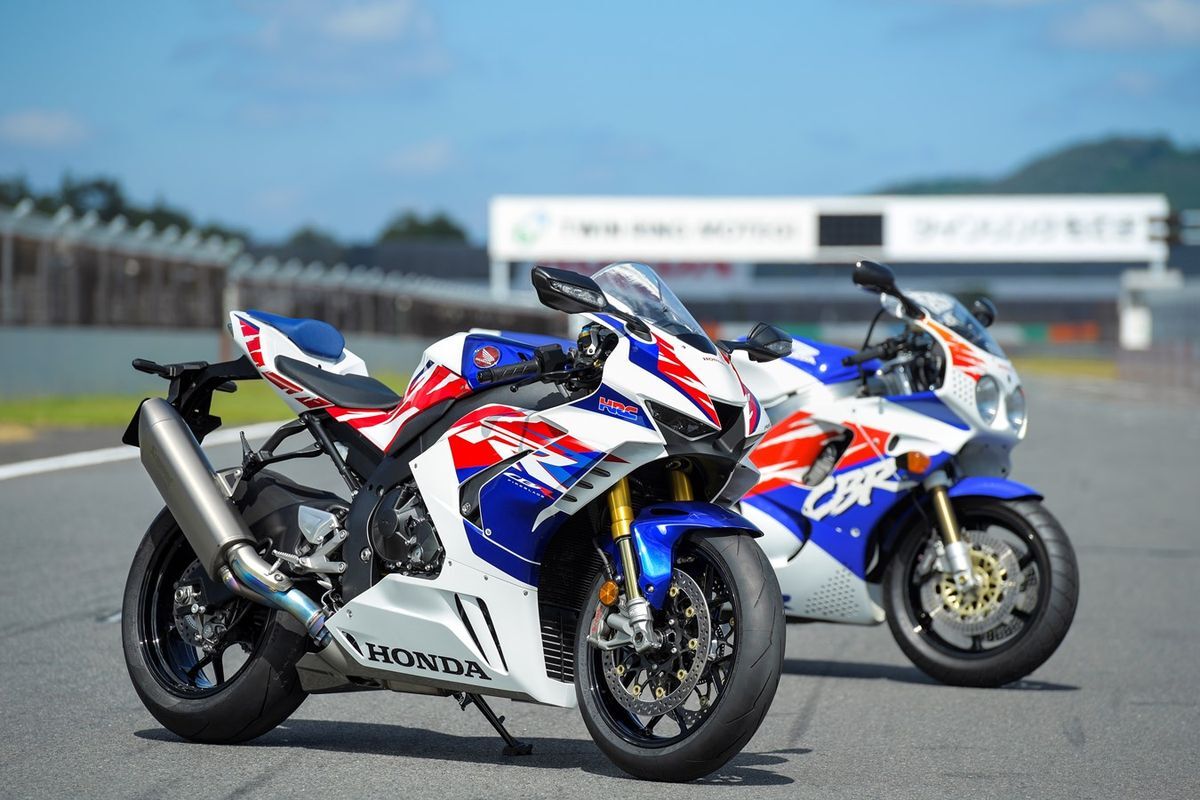 Honda CBR1000RR-R Fireblade 30th Anniversary y Honda CBR900RR 1992