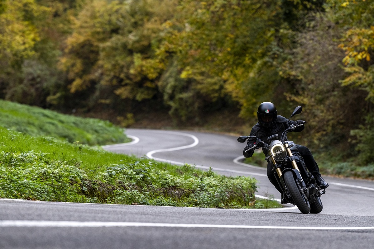 Benelli Leoncino 800 2022