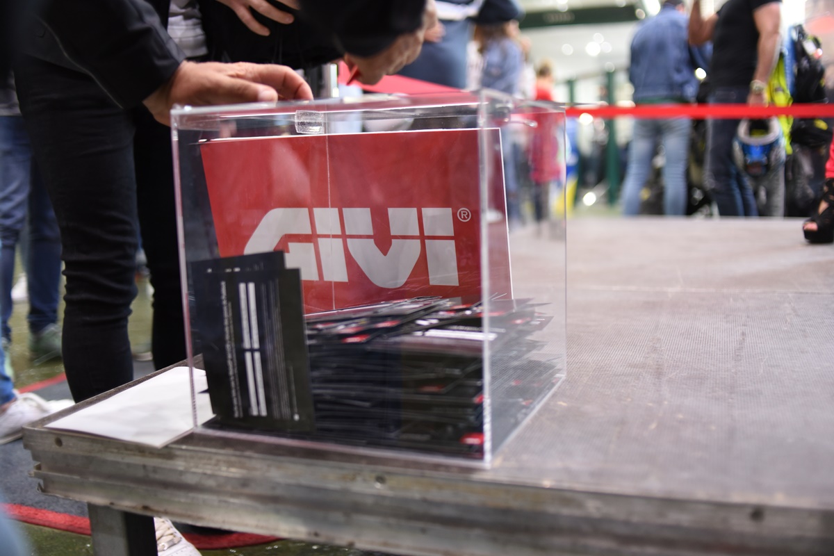 Exposición de productos Givi