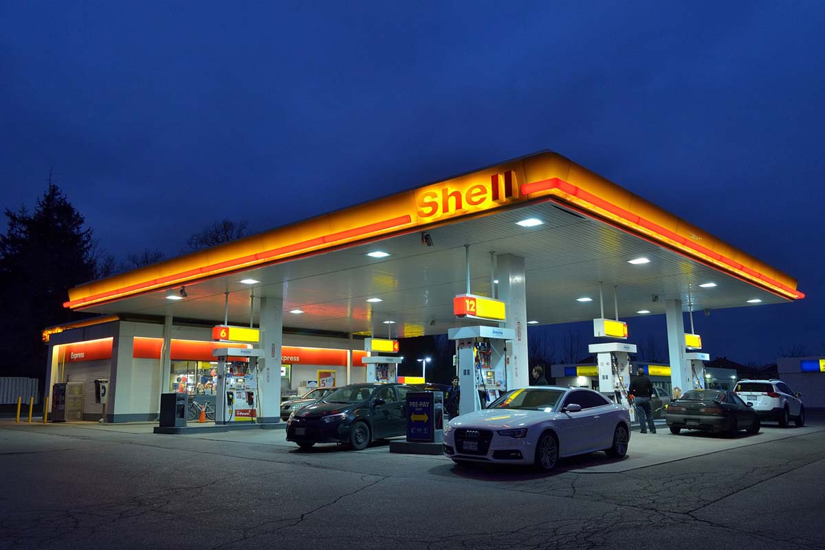 El Gobierno dice que bajará el precio de la gasolina hasta 30 céntimos