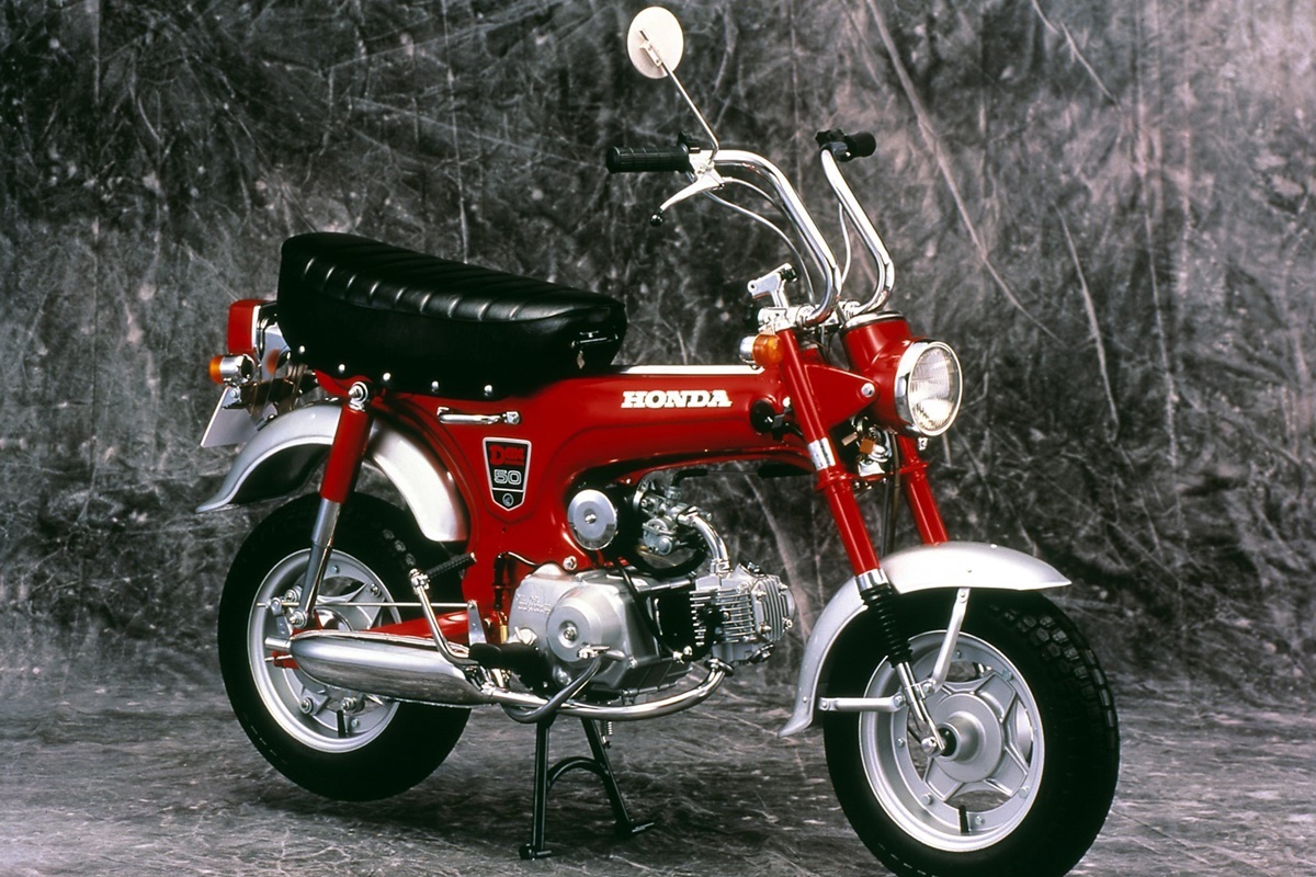 honda_st125_dax_01_1200_