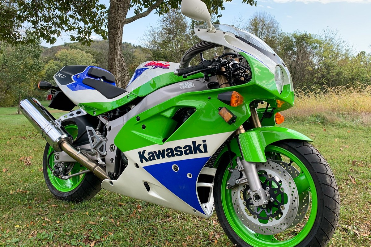 kawasaki_zx-7r_-_6-x3