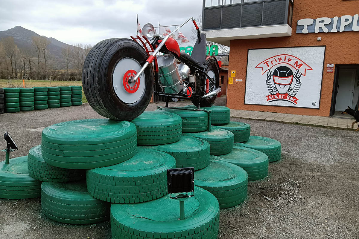   La moto más grande de España se puede visitar en Villamanín