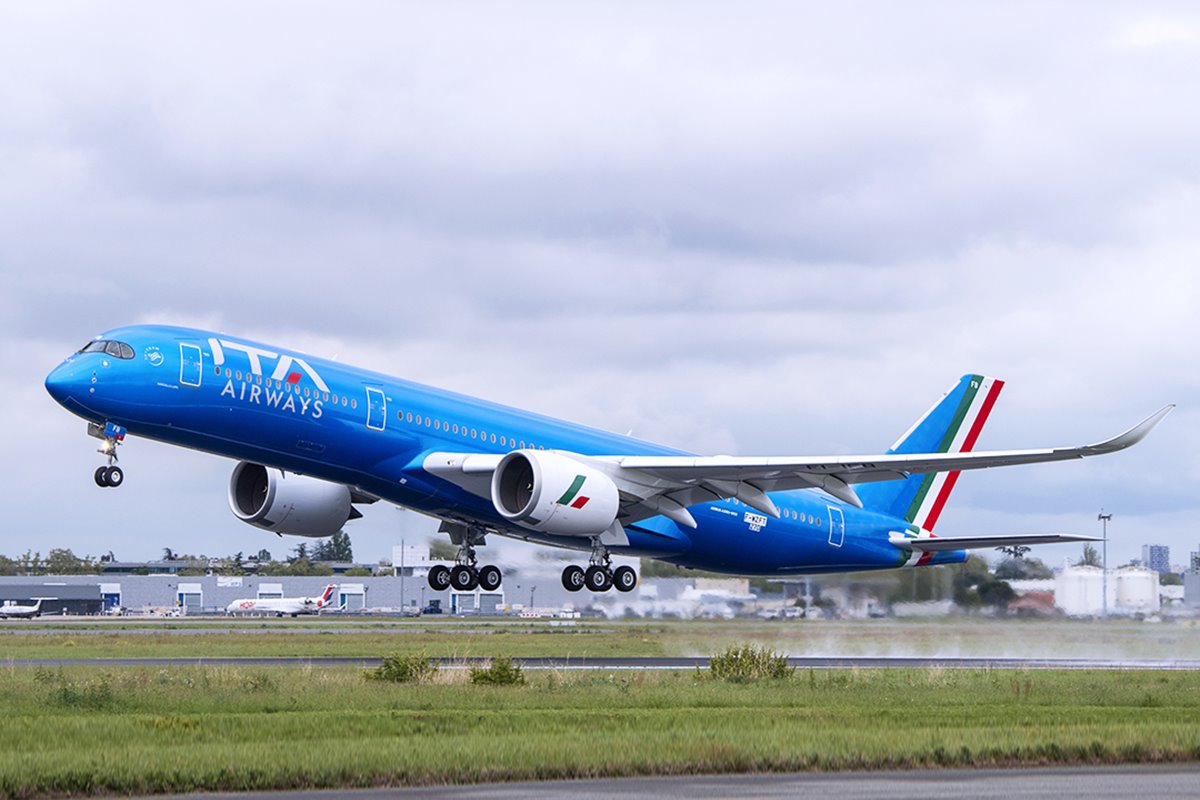 Los aviones muestran los colores típicos de la selección italiana en cualquier disciplina