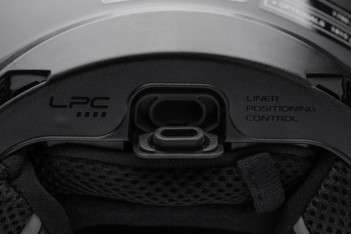 Detalle del sistema integrado en el casco