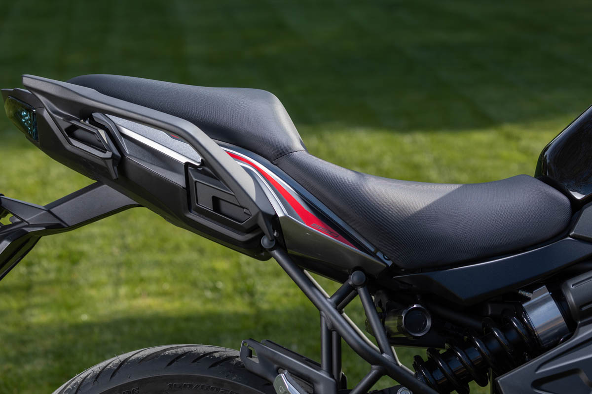 kawasaki_versys_650_2022_16