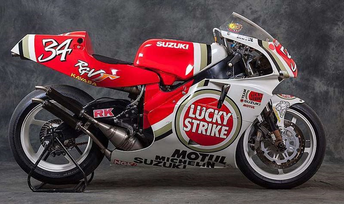 Suzuki RGV500 XR84 con la que Kevin Schwantz disputó el Mundial de 500 cc en 1994