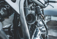 Detalle del carburador del motor Vincent