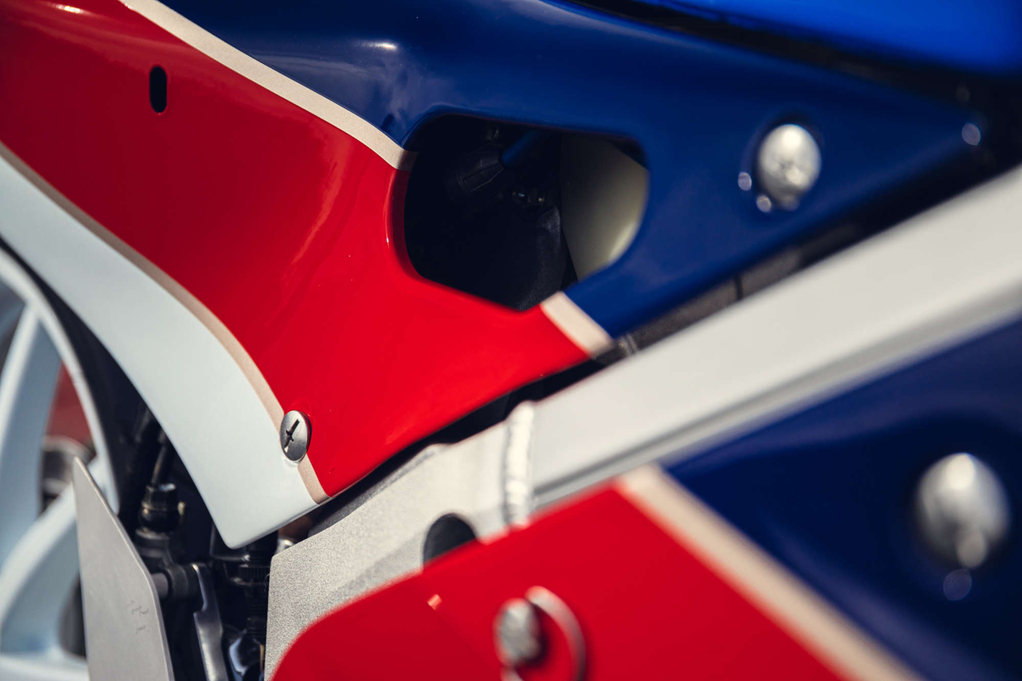 Honda VFR750RR RC30 con solo 2 millas