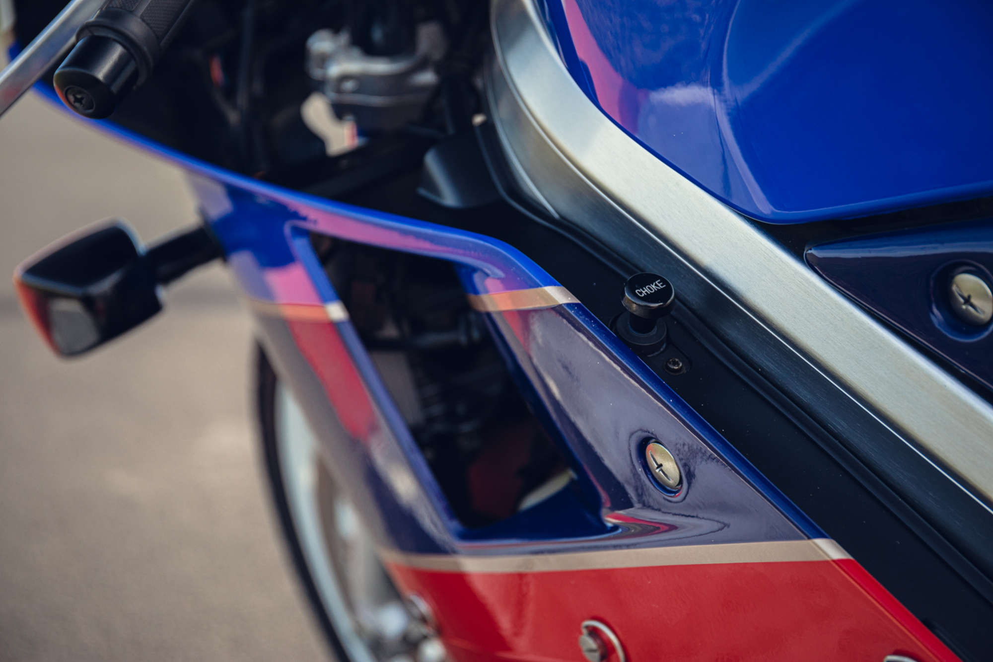 Honda VFR750RR RC30 con solo 2 millas