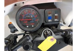 Cuenta con apenas 87 millas en su odómetro