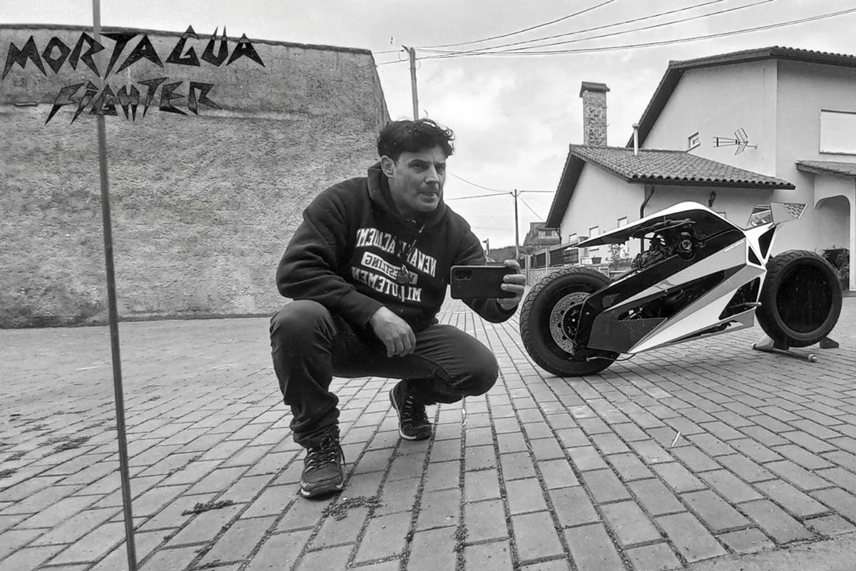 Carlos Rodrigues, diseñador y creador de las Mortagua Fighter