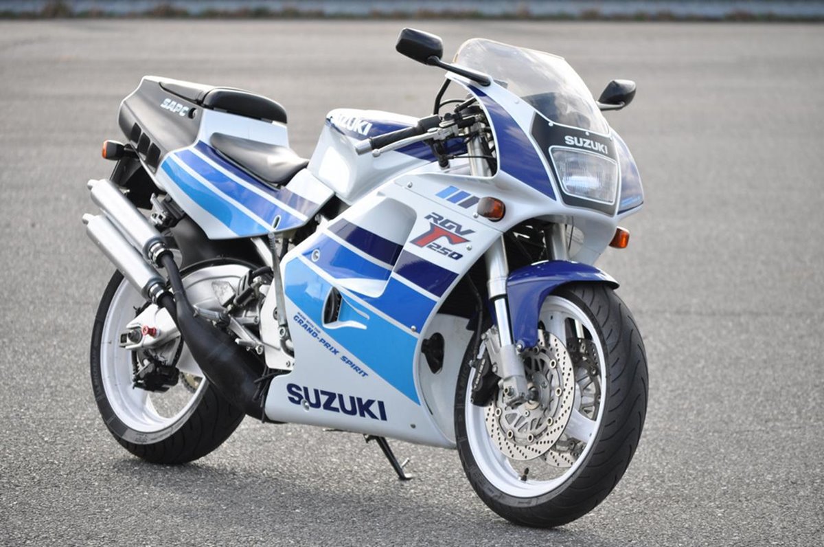 Suzuki RGV250 Gama