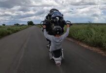 Llega incluso a arrastrar a propósito las defensas