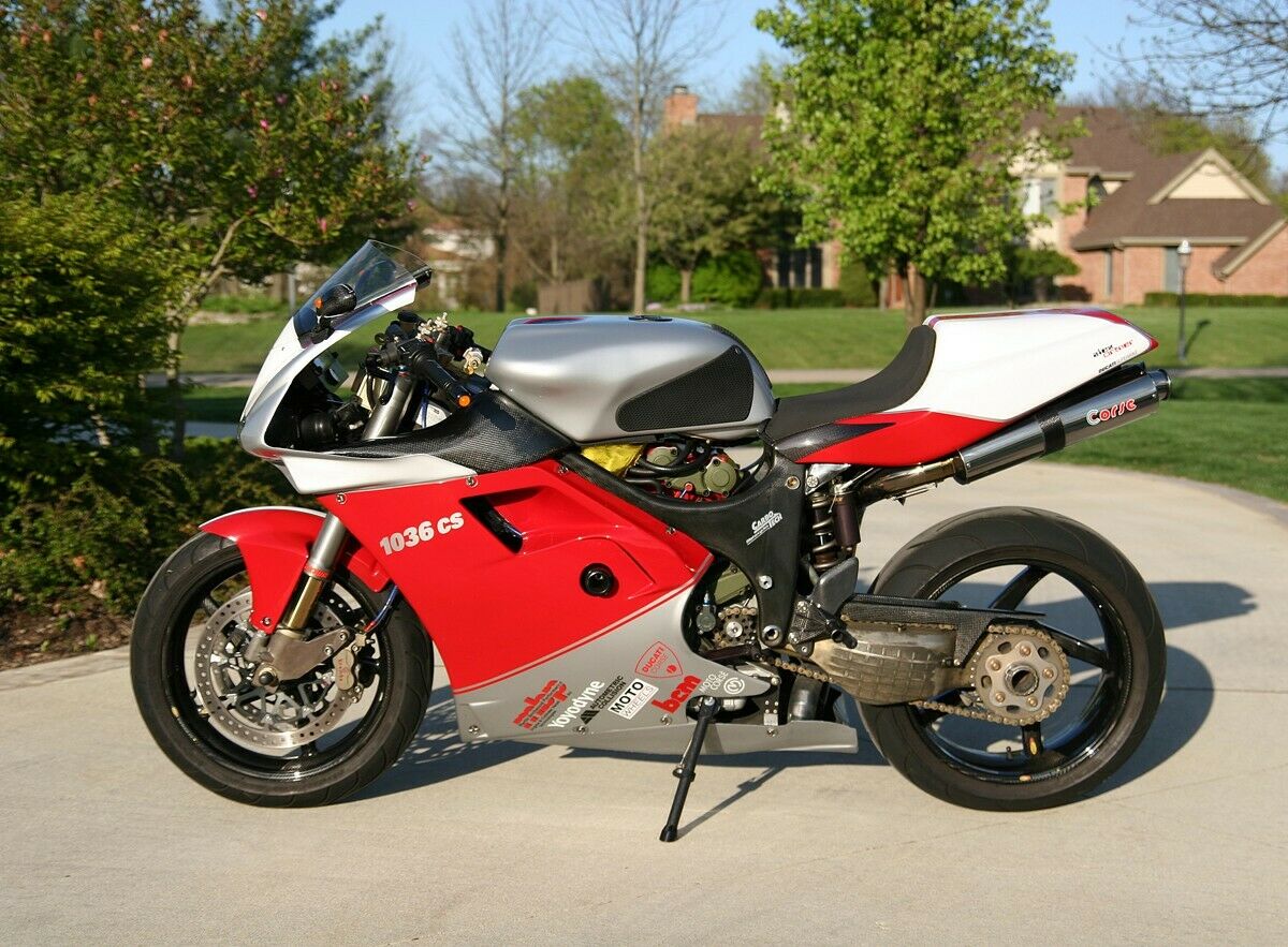 Motos de ensueño a la venta: Ducati "1036CS" con chasis de carbono