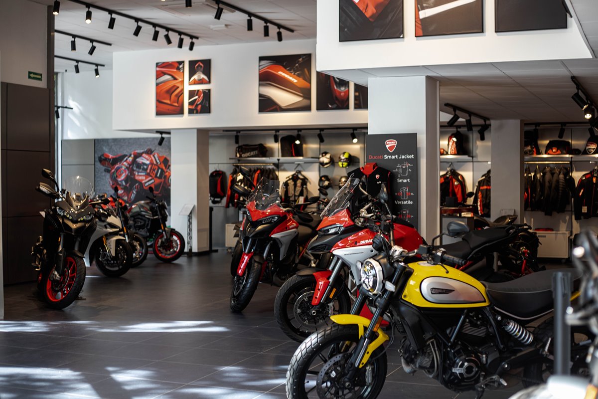 Exposición del nuevo concesionario Ducati