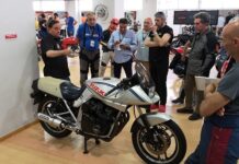 Suzuki Katana en una de las exposiciones del evento