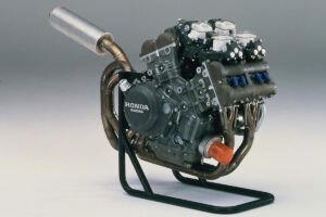 El motor de la NR 500 de pistones ovales