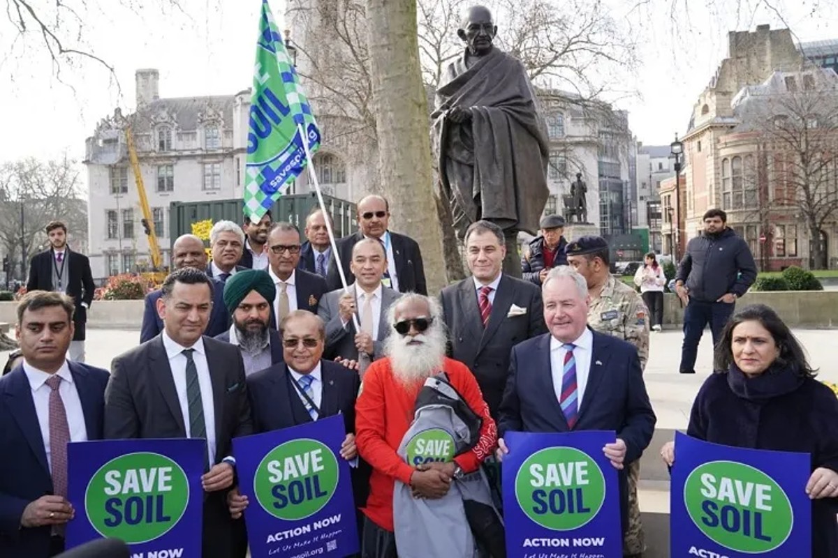 sadhguru-begins-100-day-sadhguru-at-parliament-square-london-on-march-21-2022