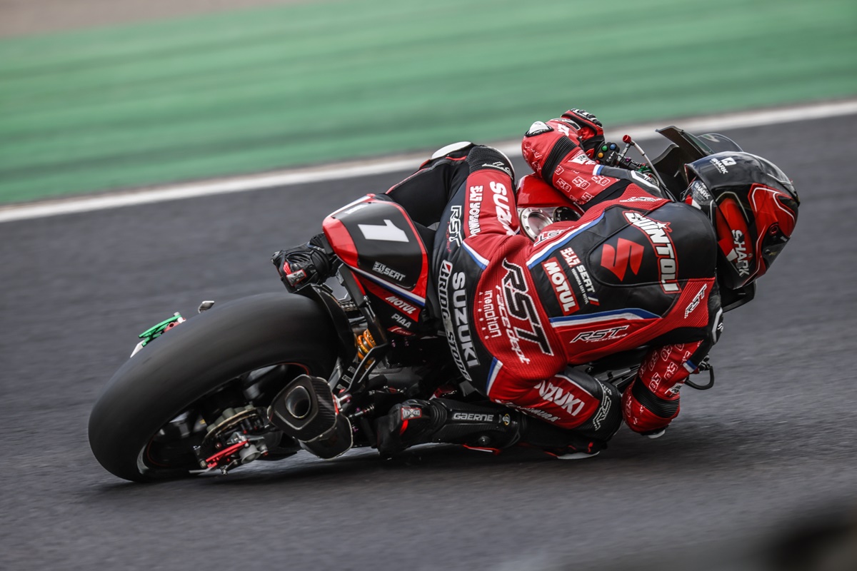 Colaboración de Suzuki y Yoshimura