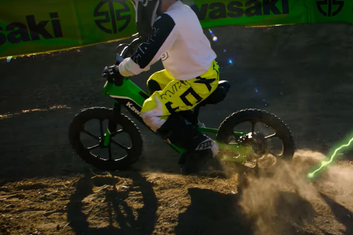 2023-kawasaki-_elektrode_1_13
