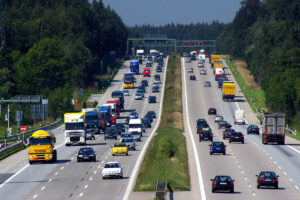 En el 70% de las autopistas no ha límites de velocidad por ahora