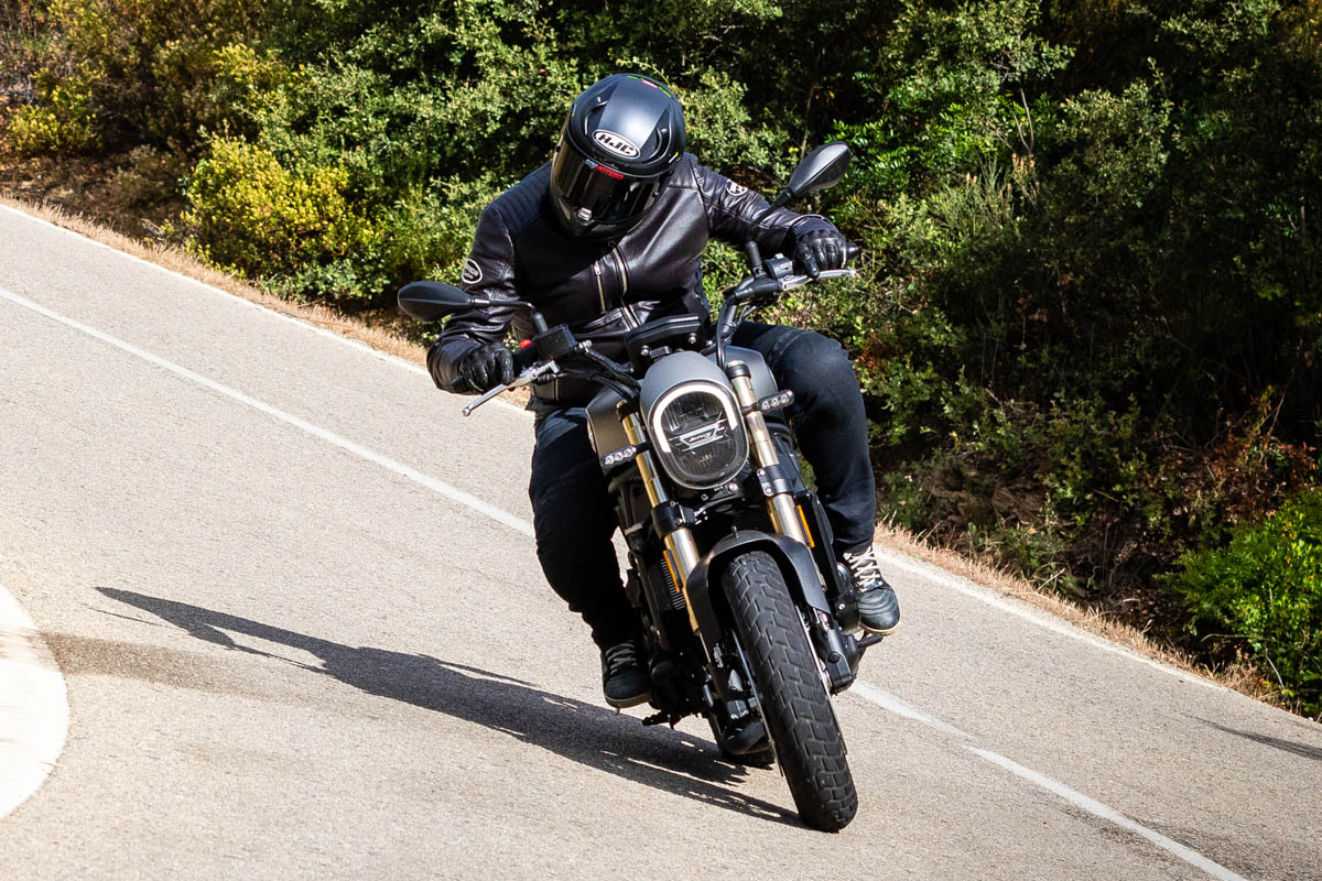 benelli_leoncino_800_2022_06