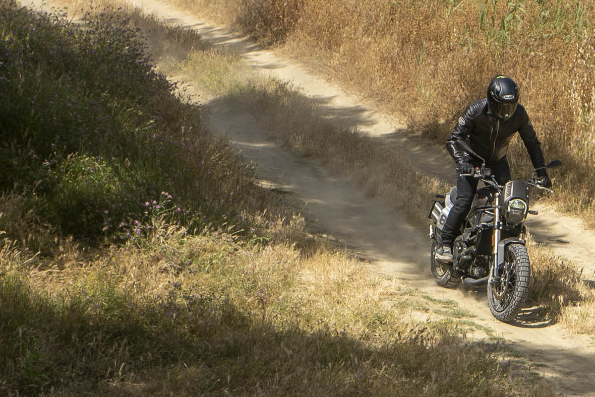 benelli_leoncino_800_trail_2022_03