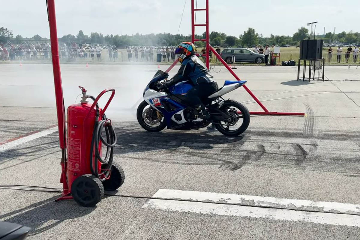 La Suzuki se lleva, por poco, el gato al agua