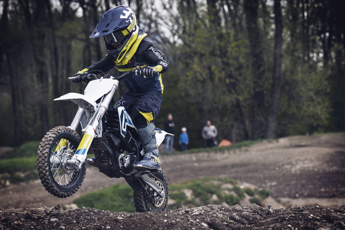 “HUSQVARNA MOTORCYCLES E-MINI ACADEMY”