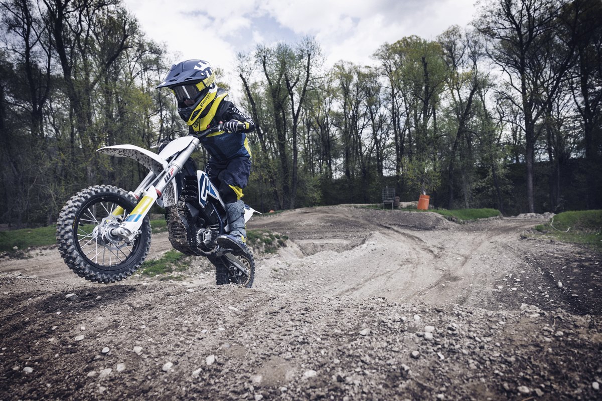 “HUSQVARNA MOTORCYCLES E-MINI ACADEMY”