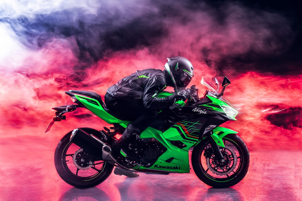 kawasaki_ninja_400_2023_9